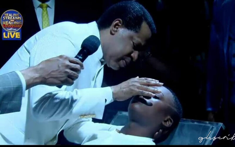 Pastor Chris and his church members fake their miracles - Investigative Journalist